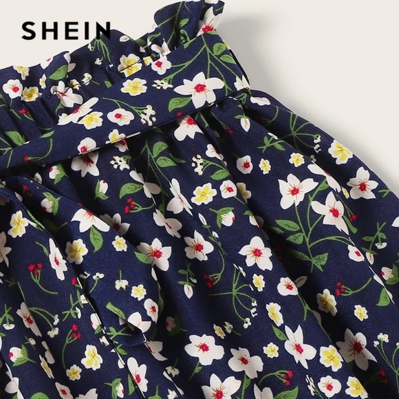 ✨3/$15 Shein | Floral Print Paperbag Skirt - Picture 2 of 3